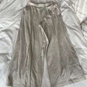 Zara Wide Leg Sweatpants - Size Medium